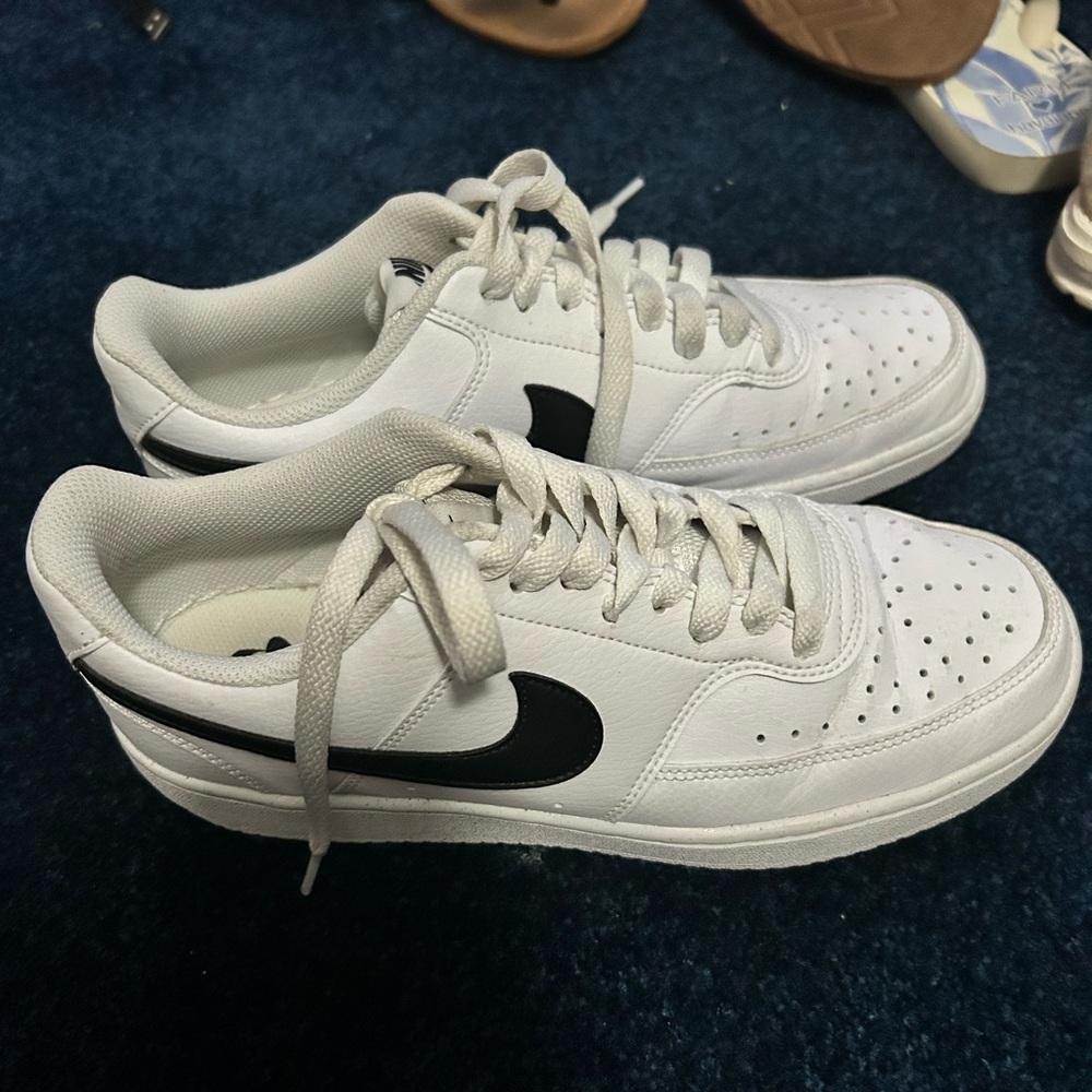 Nike Men's White and Black Sneakers